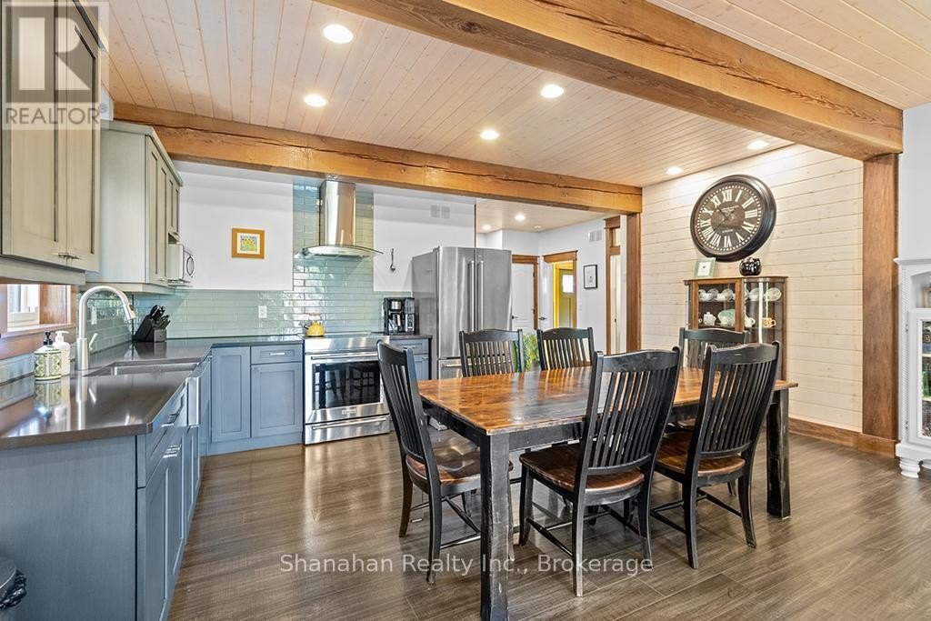 $1.3 Million Lake House With Views of a Shipwreck Offers a Pirate’s Paradise