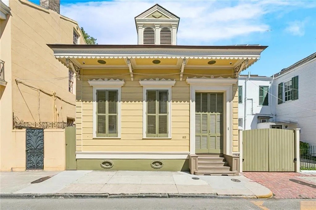 Exterior of Amy Schumer's home in New Orleans