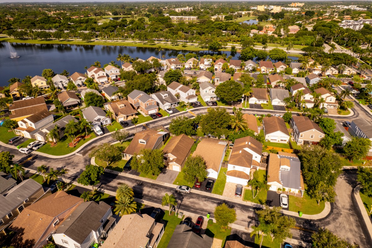 Aerial photo residential homes in Sunrise and Weston Florida