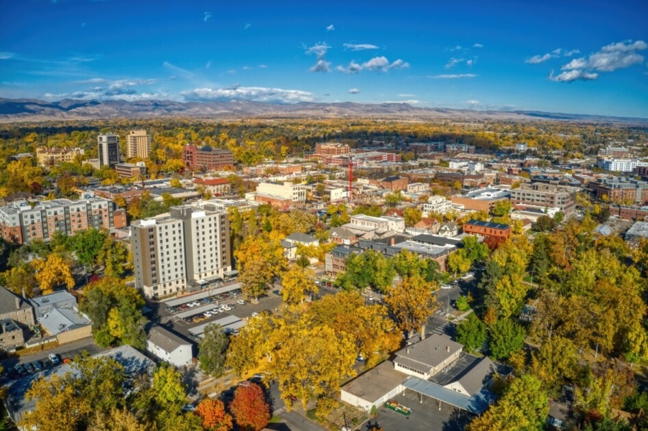 Aerial view of the city of Aurora, CO