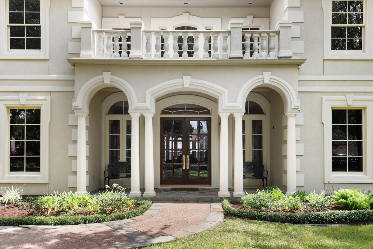 A facade in of a mansion