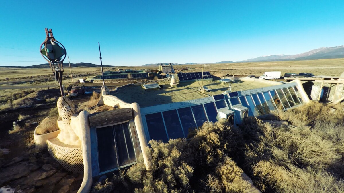 earthship-homes-3