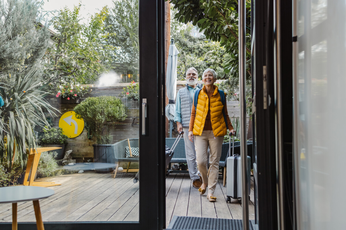  tourists arrive at the accommodation