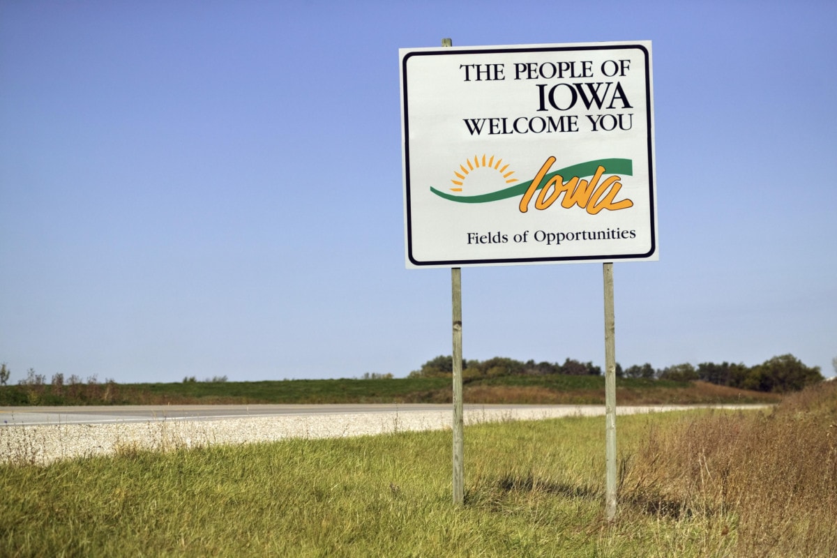 With its wide-open spaces, friendly communities, and unique cuisine, Iowa offers a lifestyle that is both peaceful and enriching. The state is filled with natural beauty, from its rolling hills and expansive prairies to its picturesque rivers and lakes. However, it's essential to weigh the cons along with the pros before deciding to reside in this state. So whether you're looking for homes for sale in Des Moines, an apartment in Iowa City, or want to learn more about the area, read on for the ten pros and cons of living in Iowa.