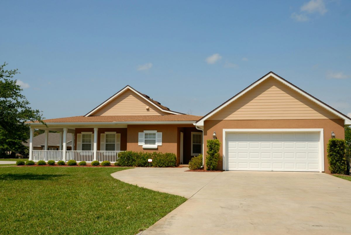 medium sized house example of what sized house sells the fastest