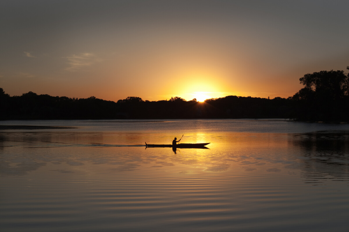 Sunset Kayaking in Lake of the Isles, Minneapolis, Minnesota