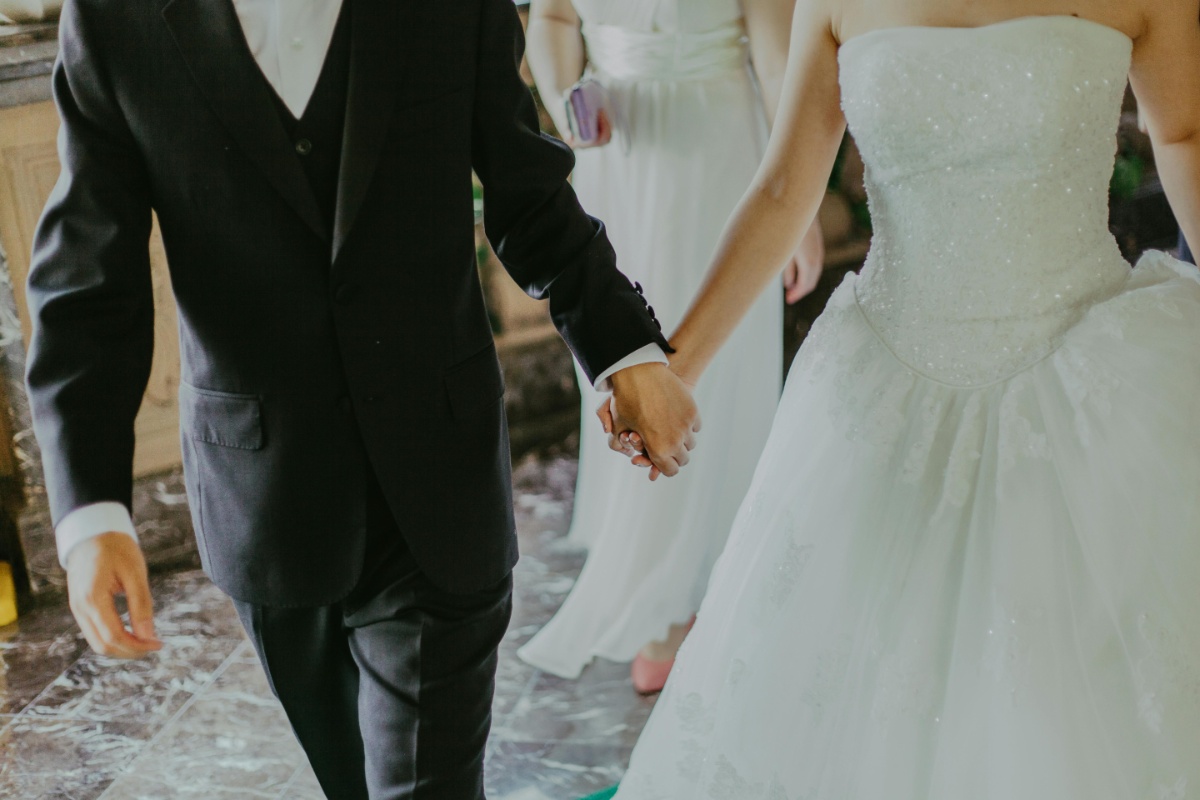 couple getting married and getting ready to buy a home Mortgage down payment gift rules Mortgage down payment gift rules
