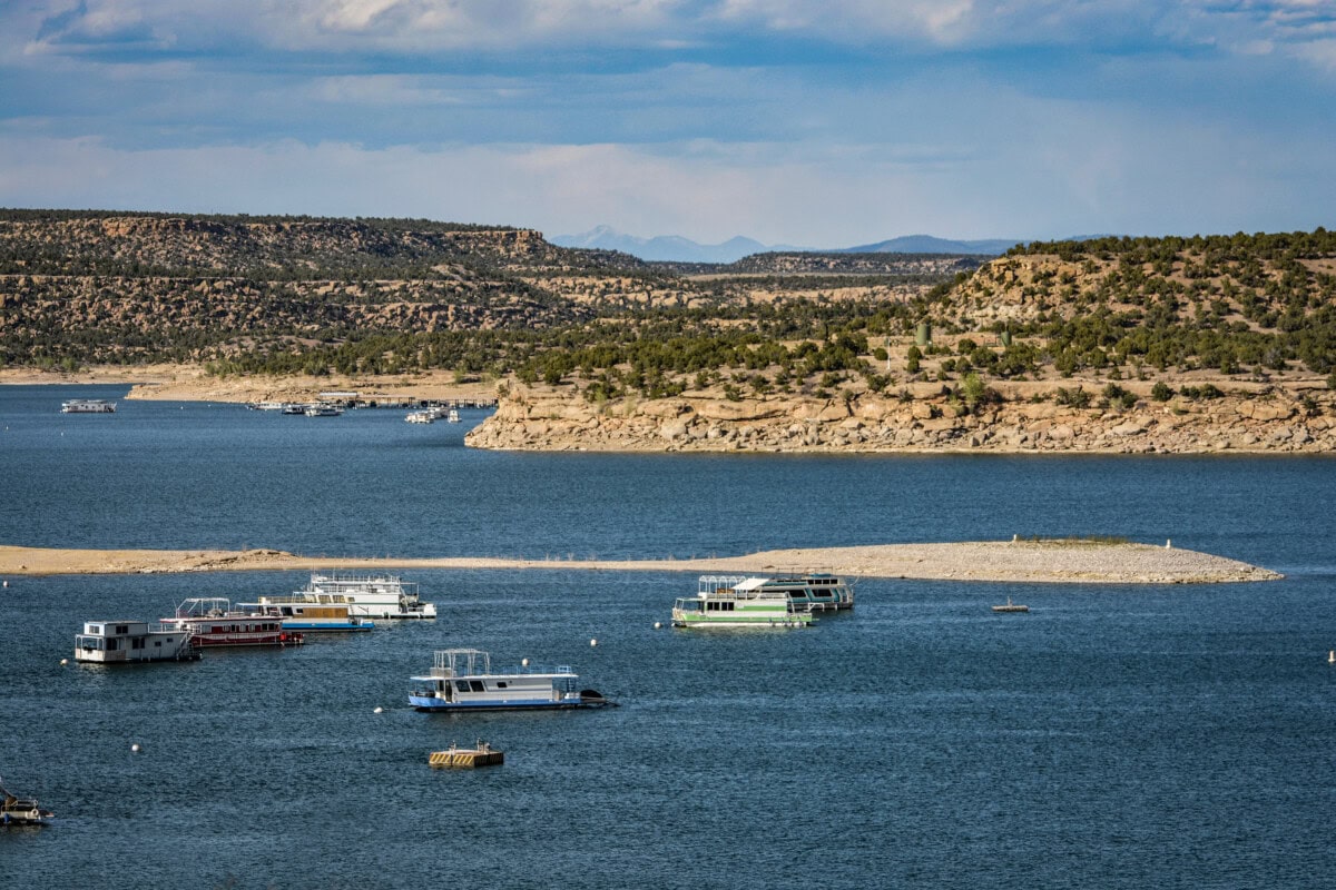 navajo lake state park in new mexico