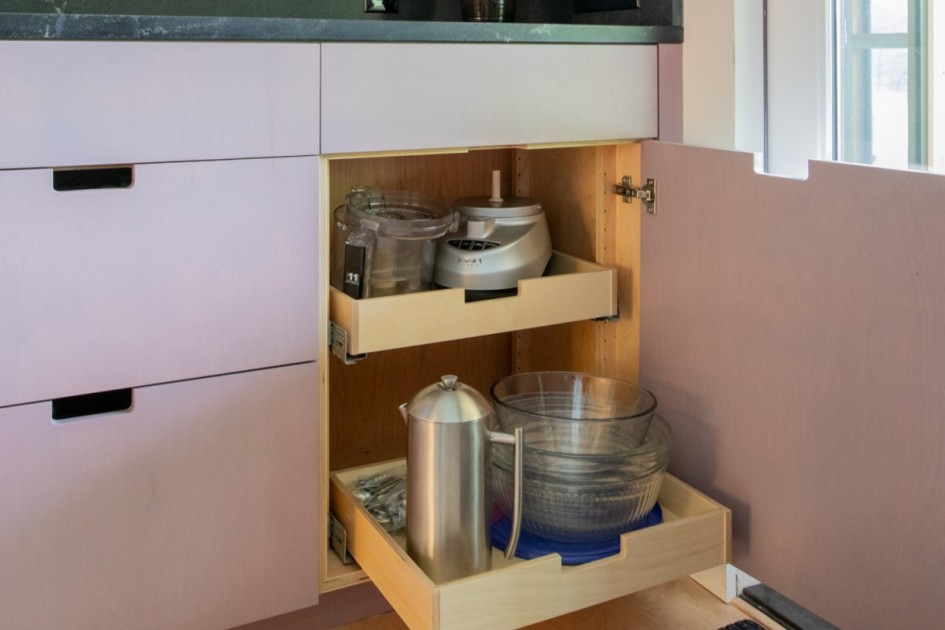Create balance between hidden and display storage