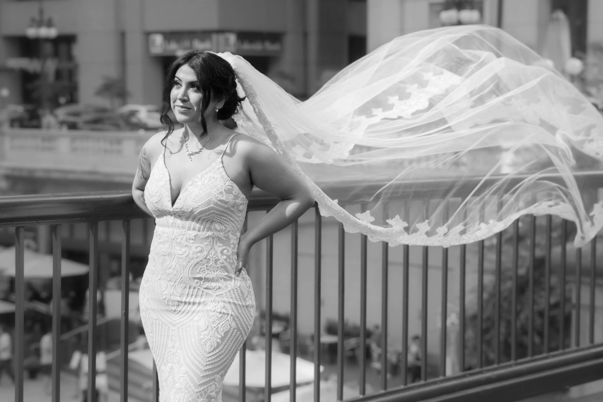 A bride in the wind