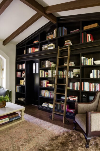 A floor-to-ceiling bookshelf book storage solution