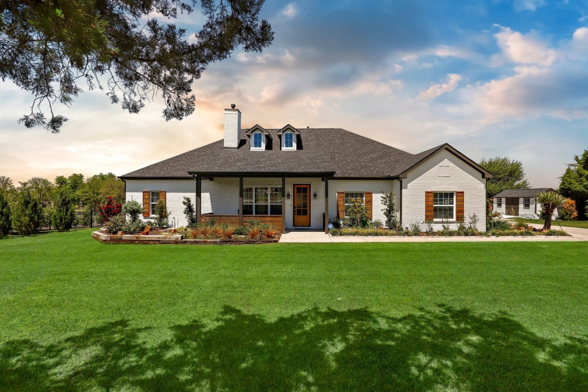 austin texas white modern farm house