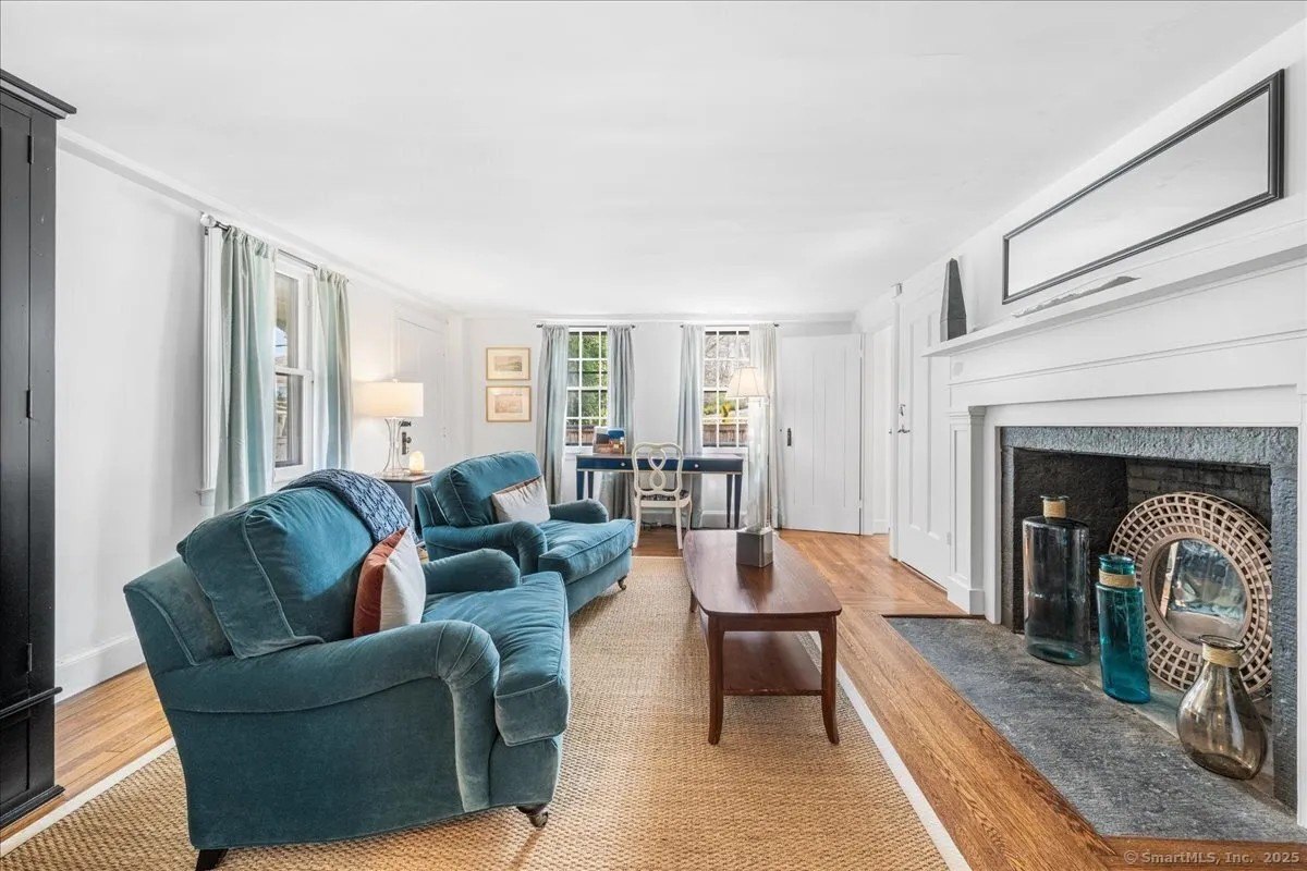 Colonial in Essex CT, Selling for $800K