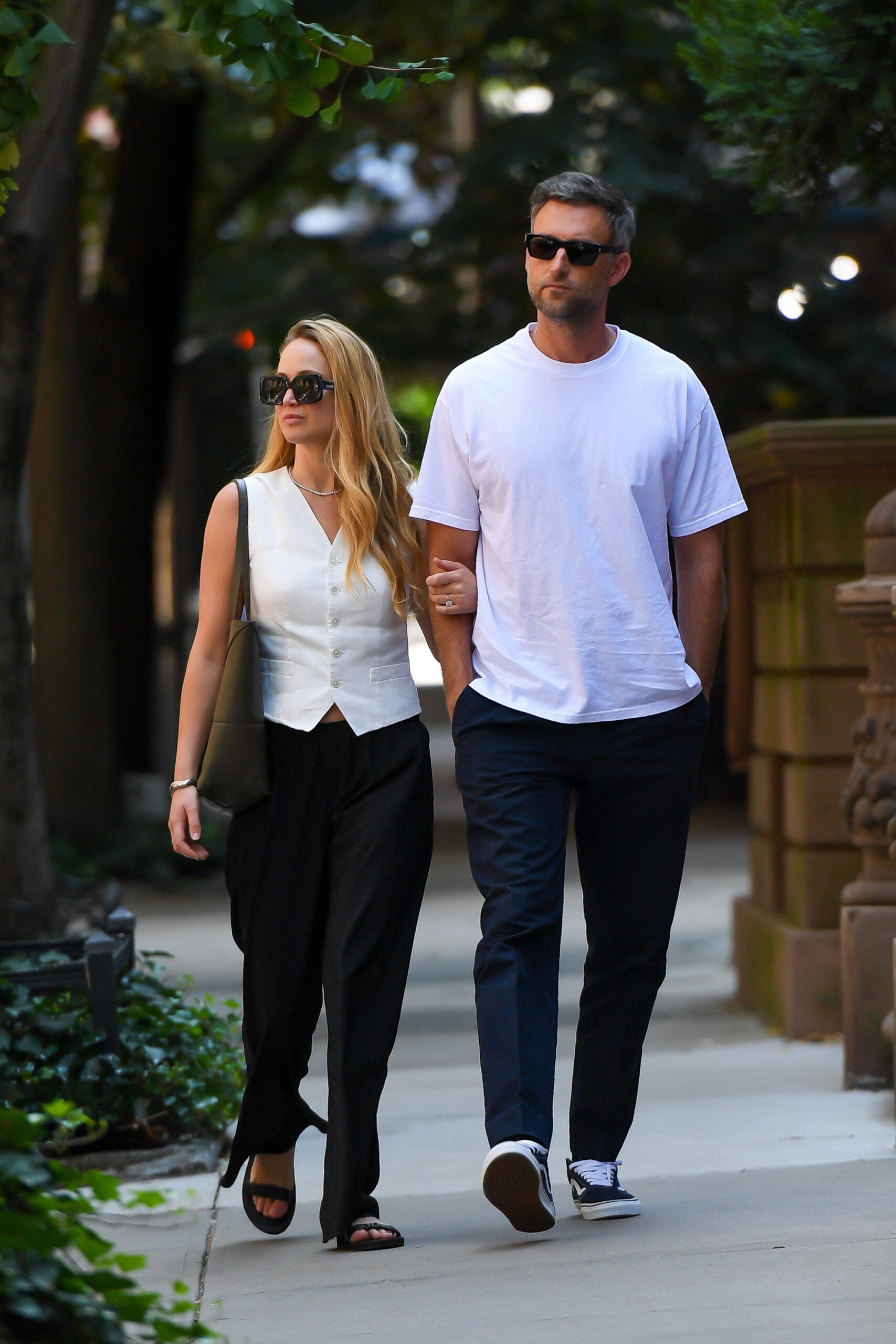 NEW YORK, NEW YORK - AUGUST 22: Jennifer Lawrence and Cooke Maroney seen out and about in Manhattan on August 22, 2023 in New York City. (Photo by Robert Kamau/GC Images)