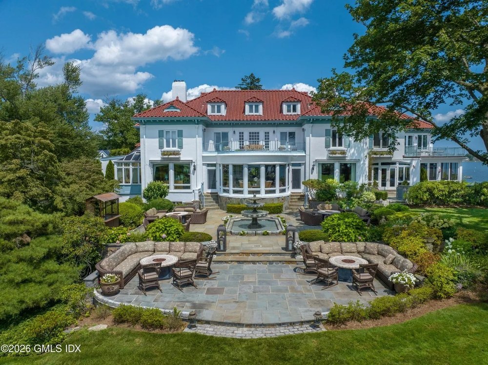 108 Cedar Cliff Rd, Riverside, CT 06878