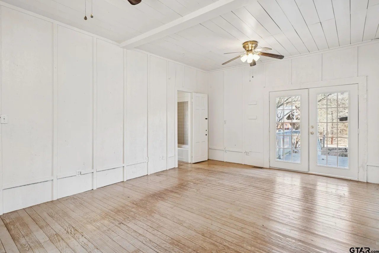 Bedroom - Miranda Lambert Childhood Home