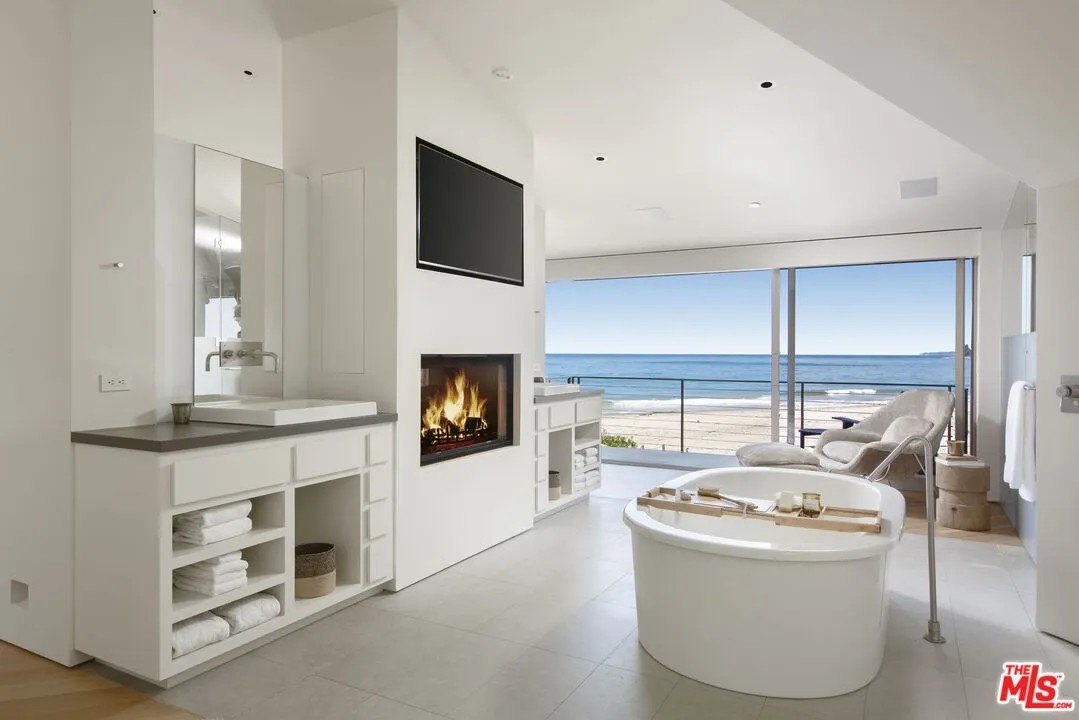 Ellen DeGeneres' former home in Carpinteria