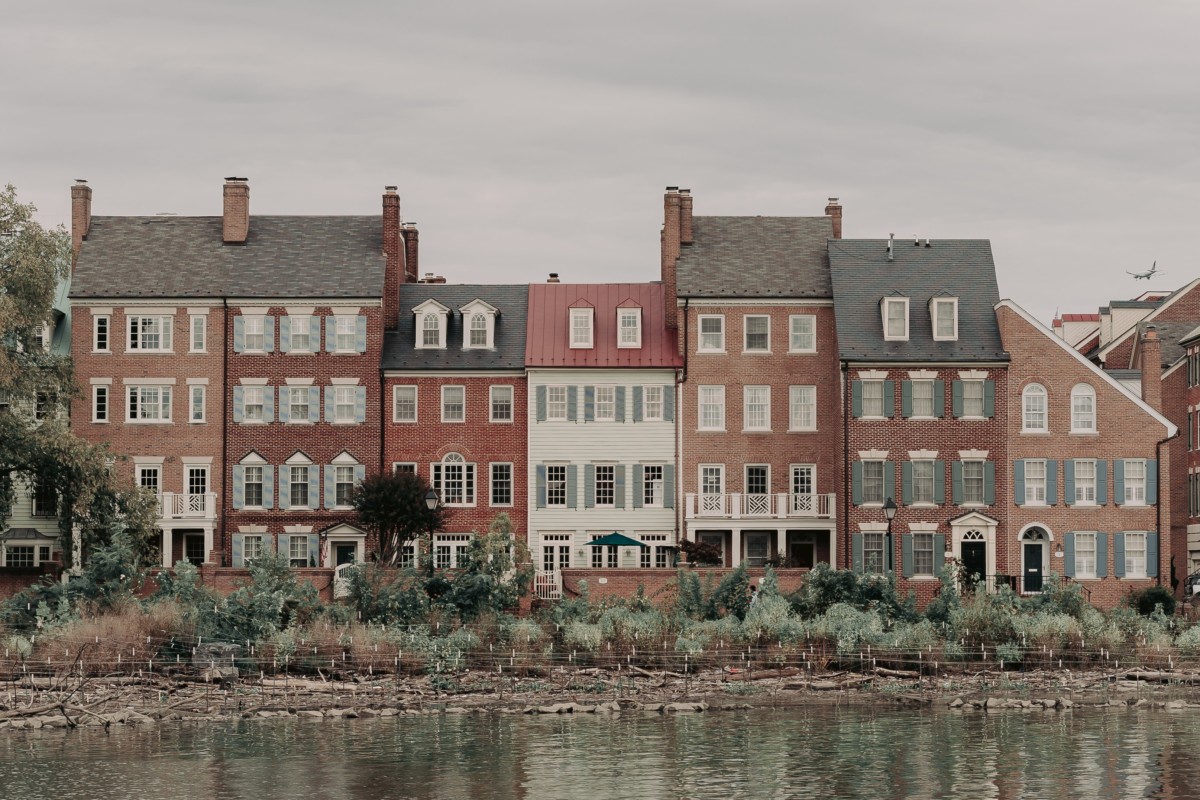 a street in alexandria virginia