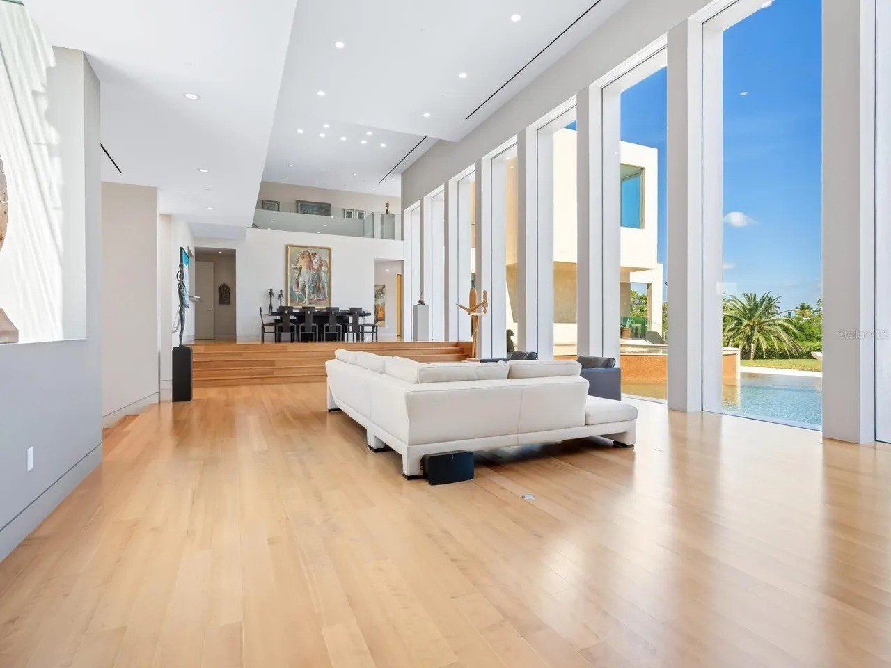 House unfolds on large Florida lot