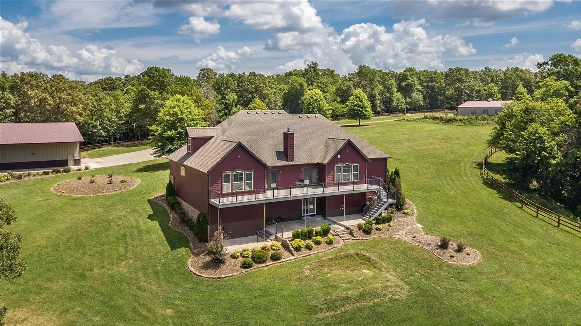 jim bob duggar and anna exterior home