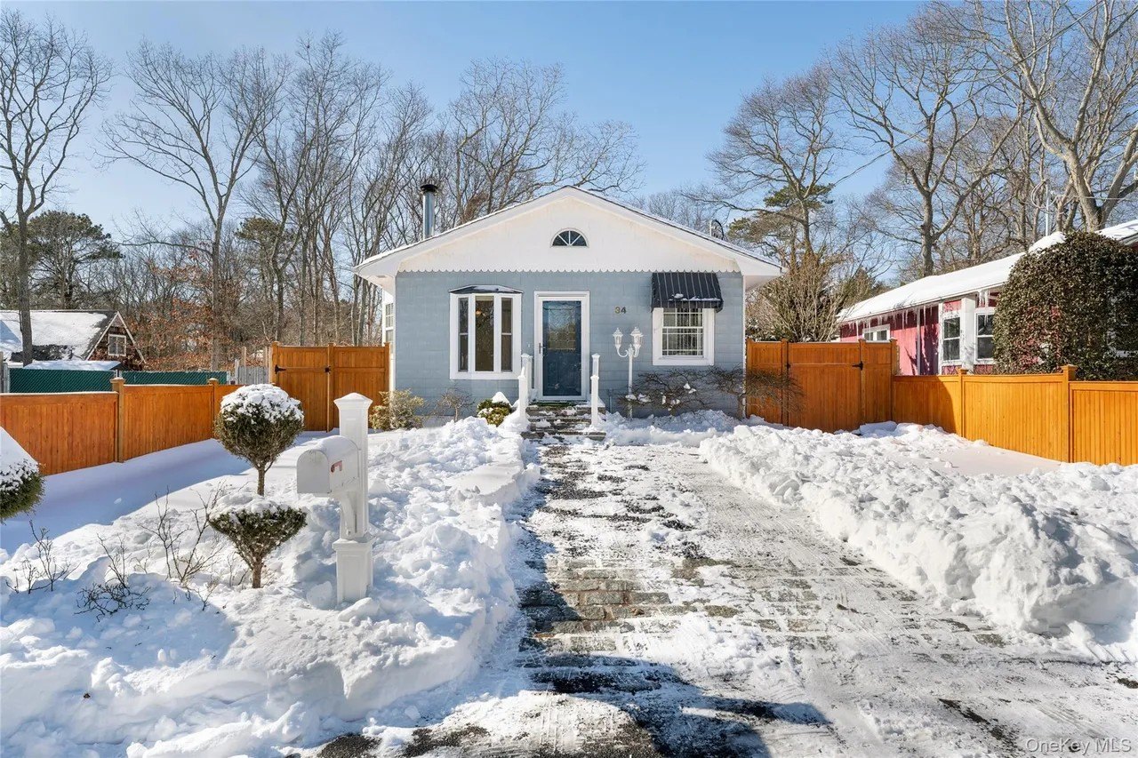 A small 836-square-foot home in East Quogue will run you $745,000.
