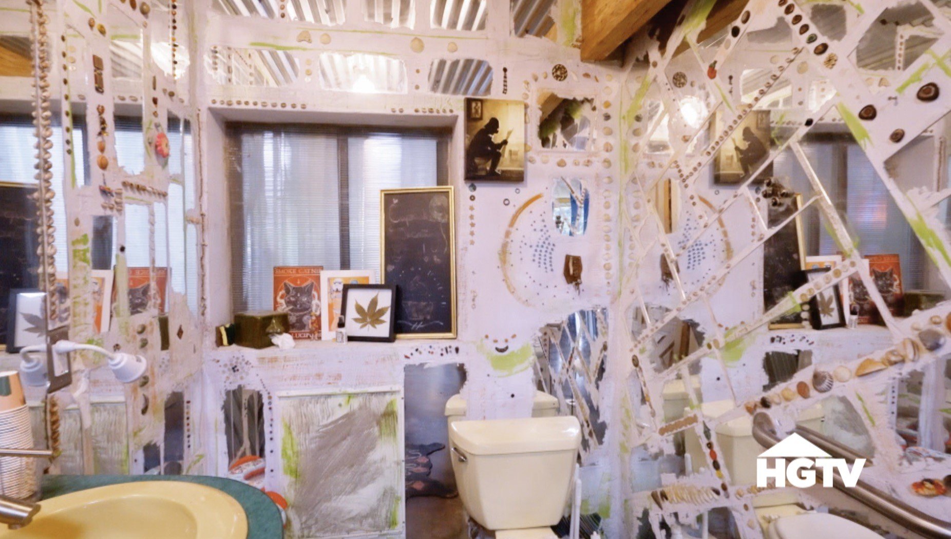 Carpeting inside a bathroom is Retta's top design pet peeve.