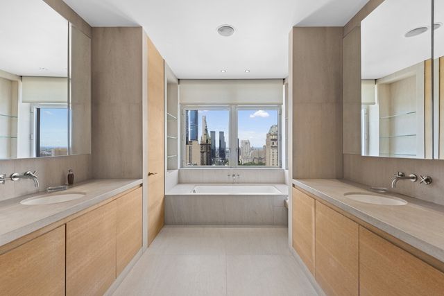 Upper East Side luxury condo bathroom