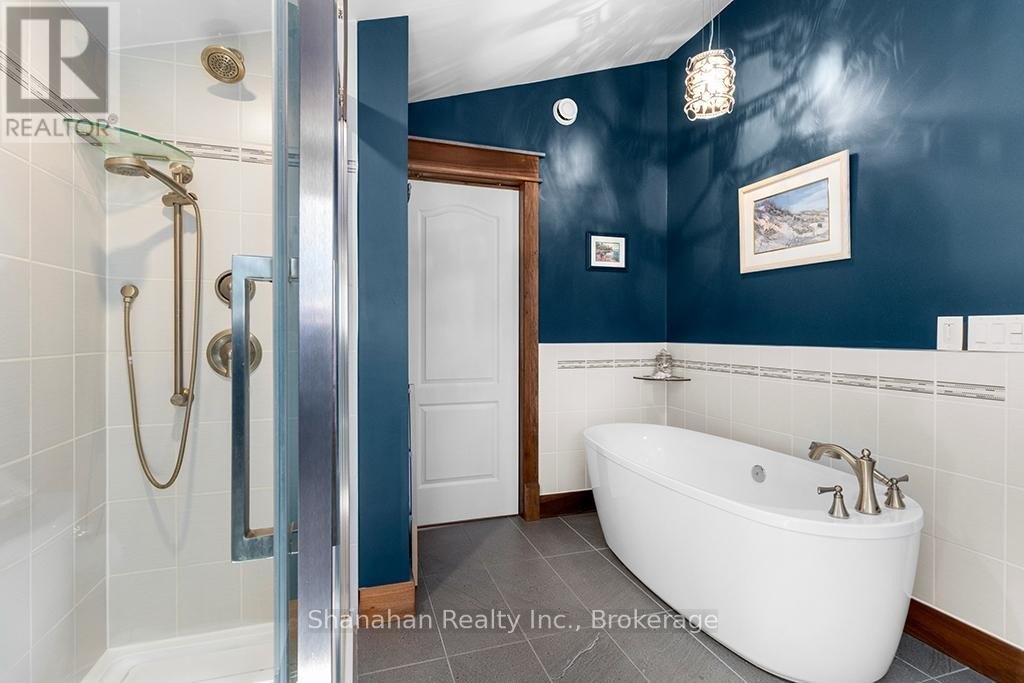 $1.3 Million Lake House With Views of a Shipwreck Offers a Pirate’s Paradise