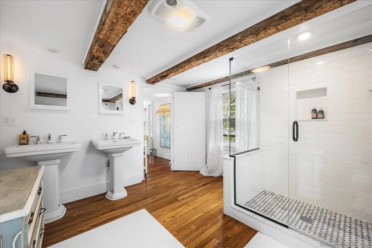 Colonial in Essex CT, Selling for $800K