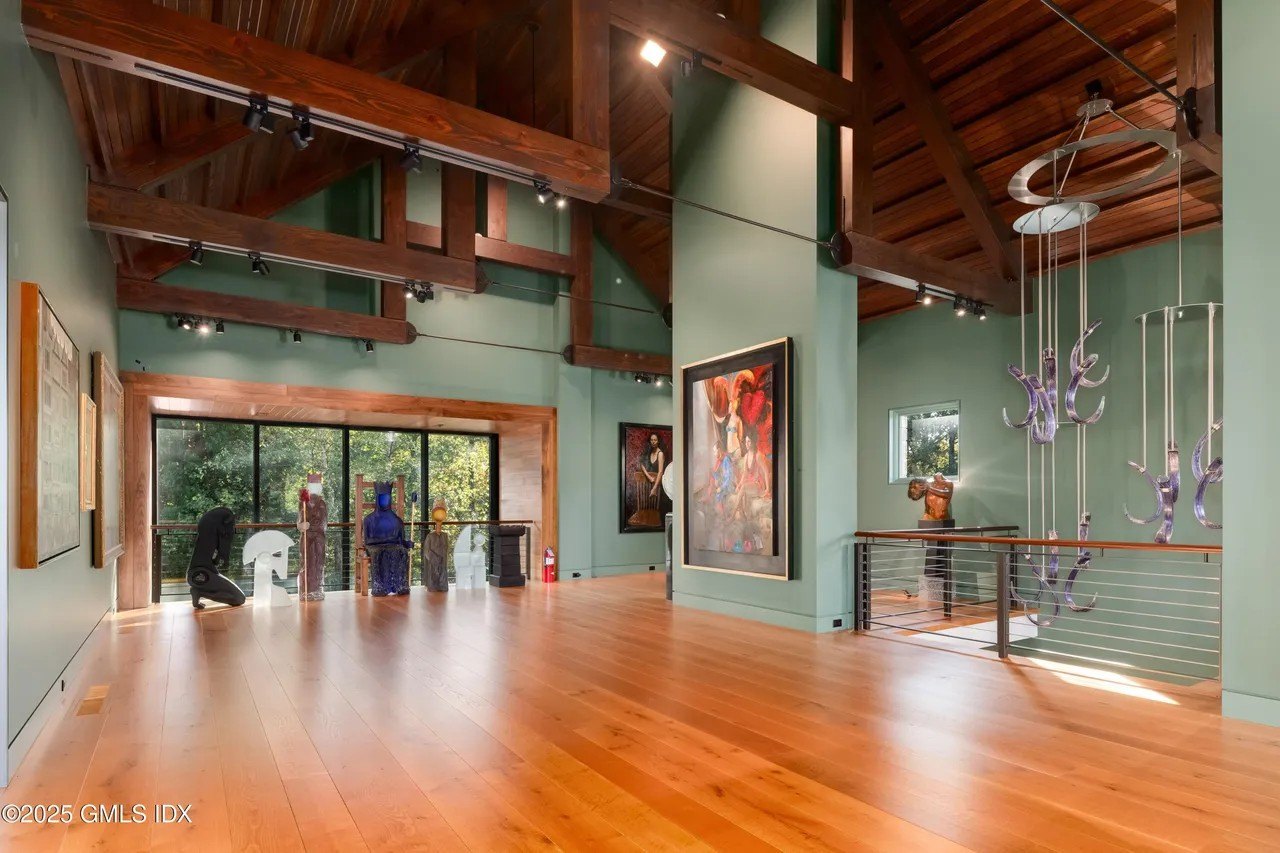 Greenwich gallery turned house