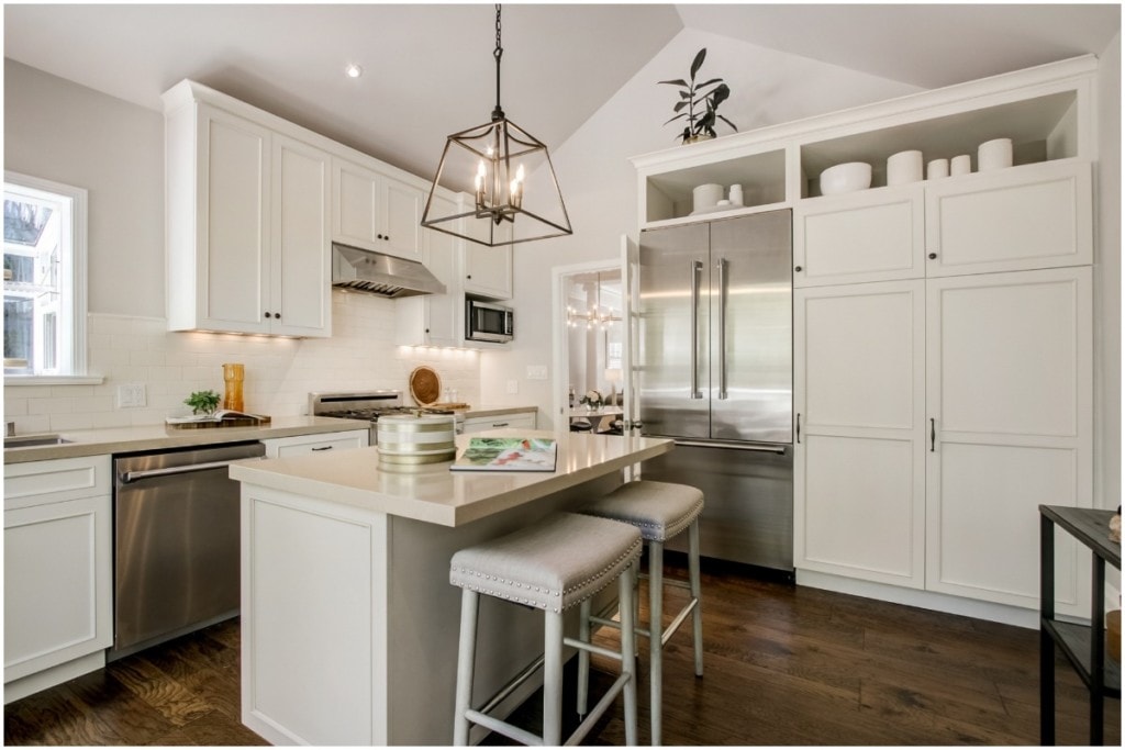 bright white kitchen 