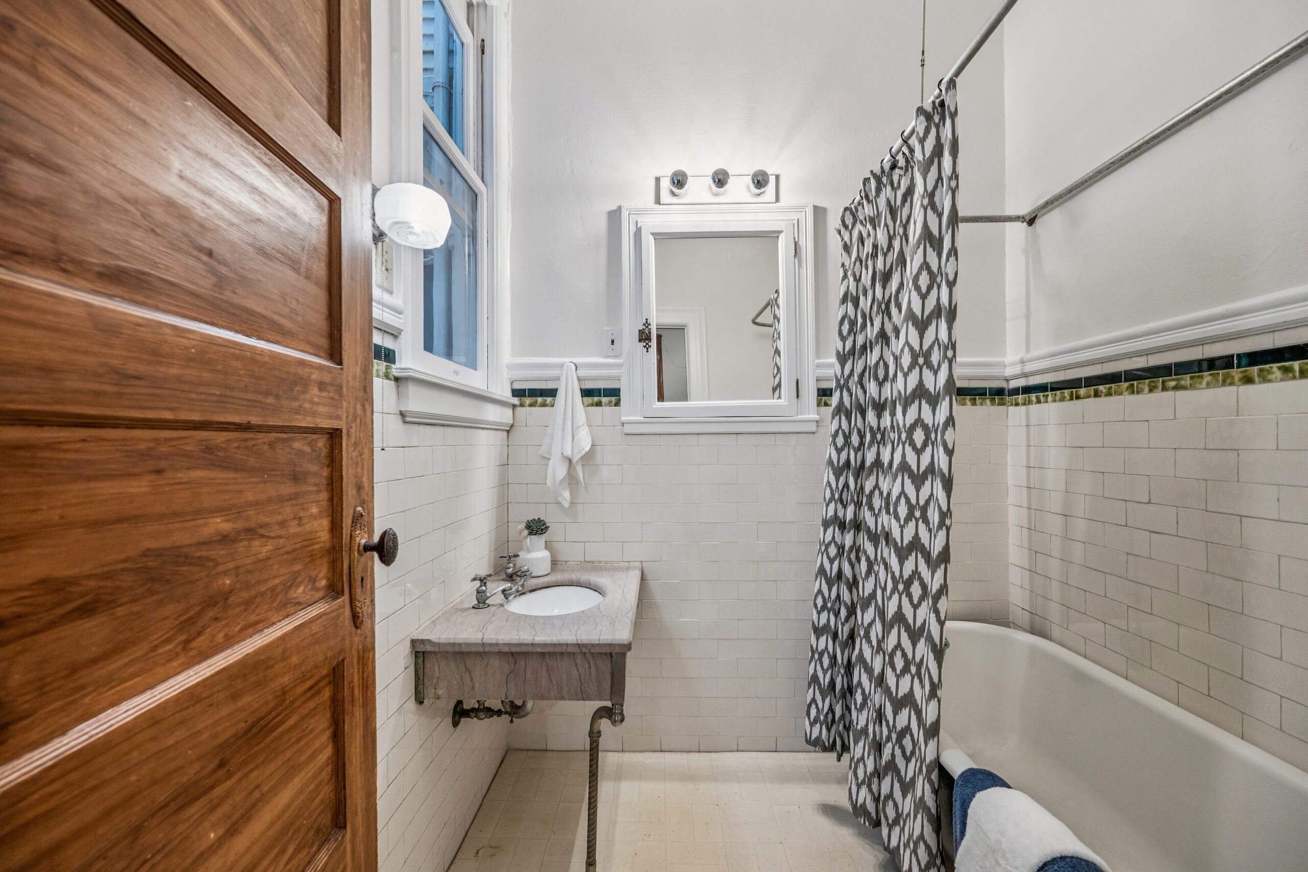 Queen Anne Victorian in San Francisco, on sale for $2.29M