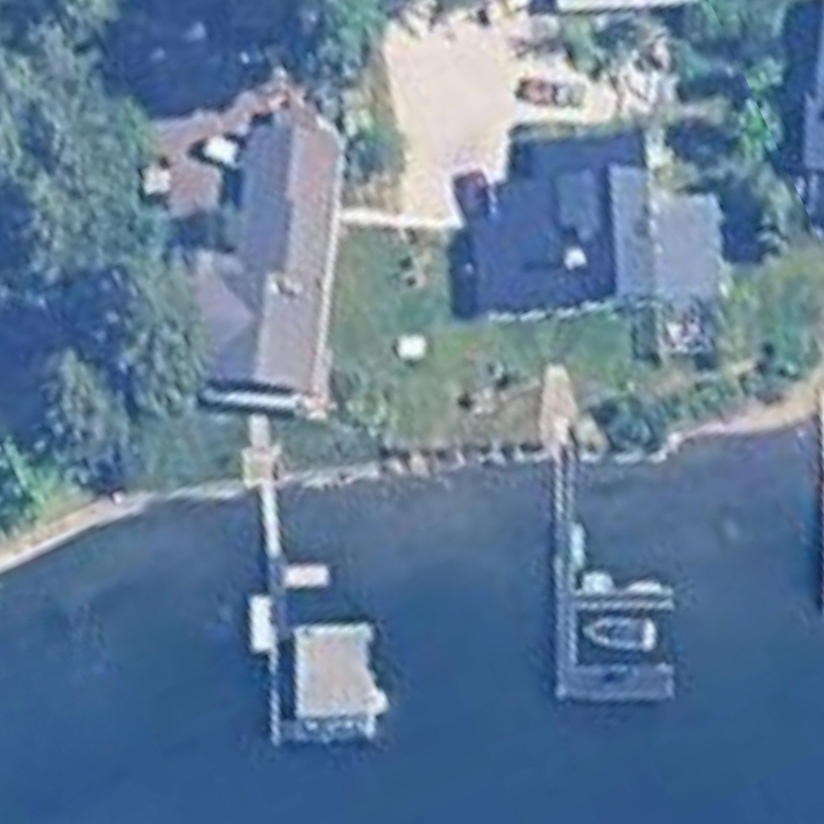 Sydney Sweeney's Idaho lake house