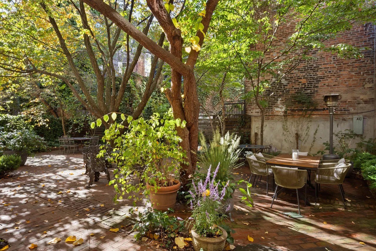 New York's narrowest townhouse