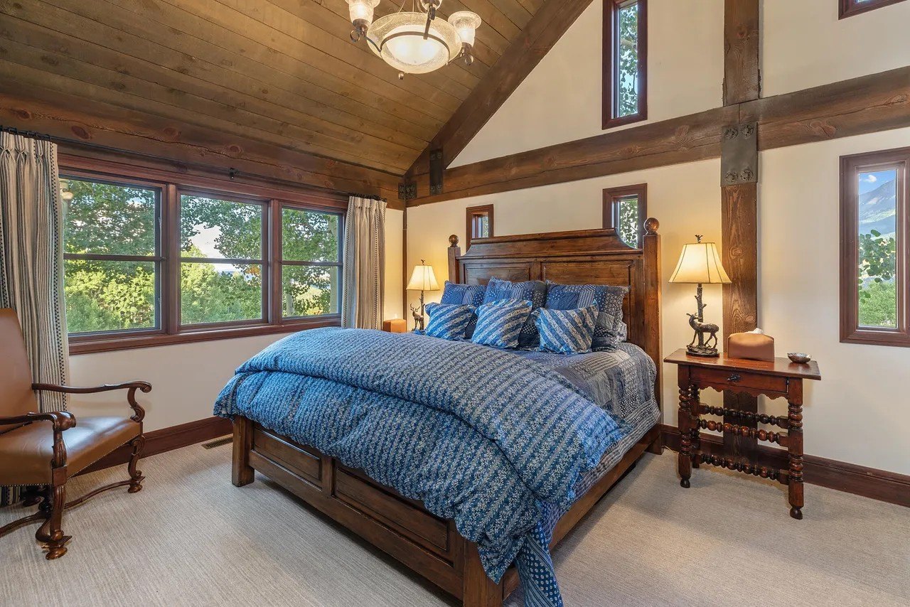 Telluride ski-in home