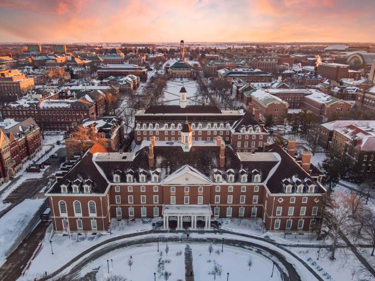 snow on the university of illinois urbana-champaign campus