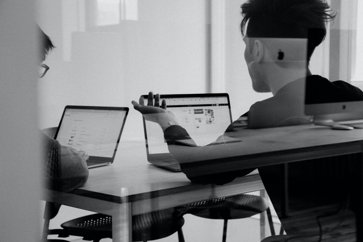prospective tenants starting an online apartment search