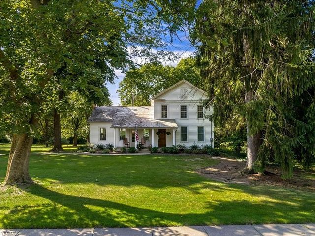 Wadsworth, OH farmhouse exterior