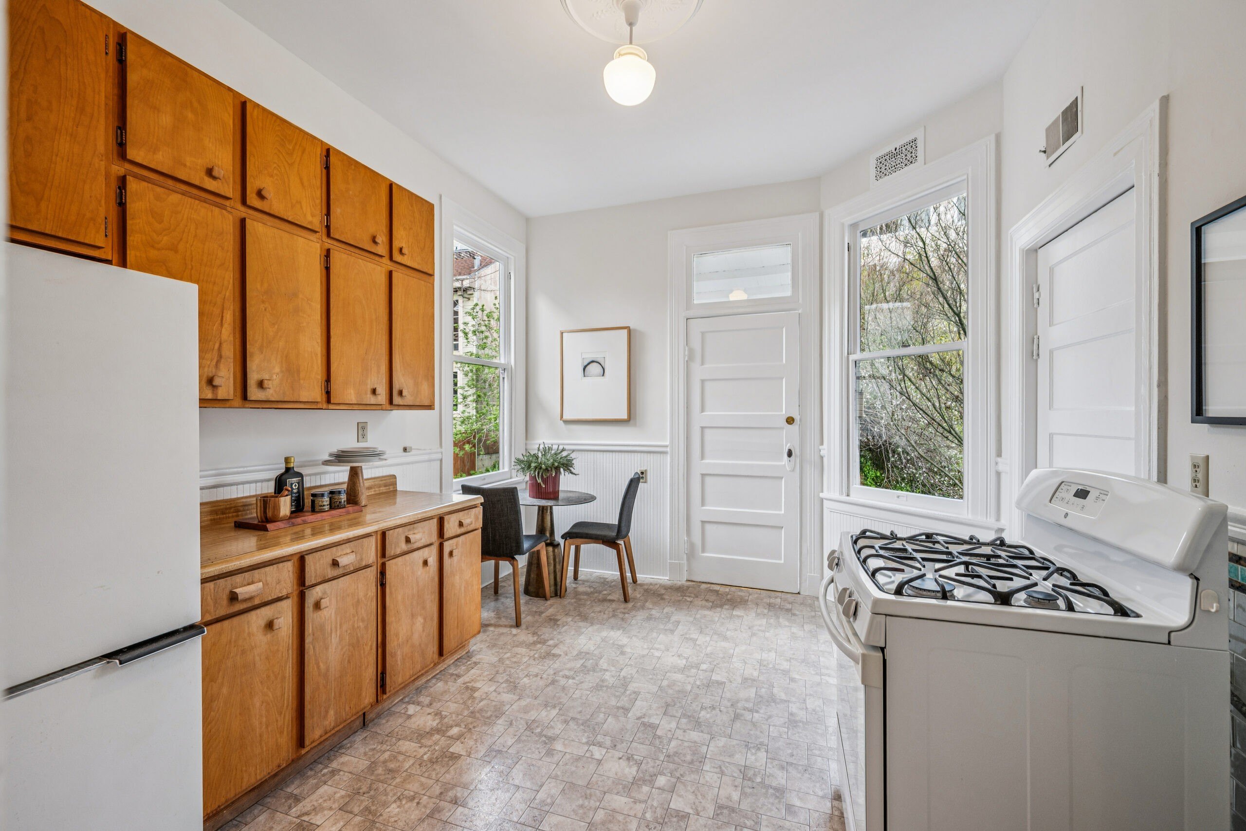 Queen Anne Victorian in San Francisco, on sale for $2.29M