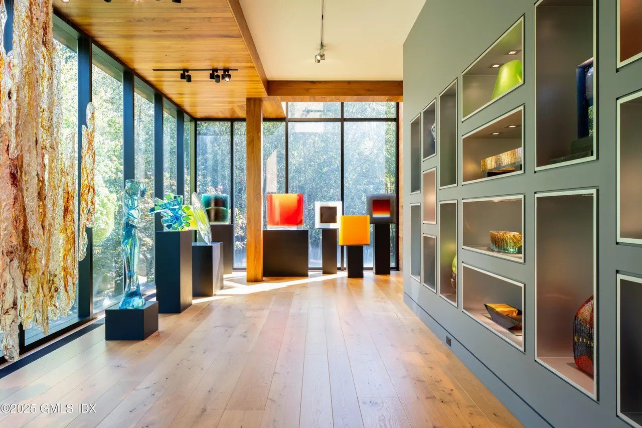 Greenwich gallery turned house