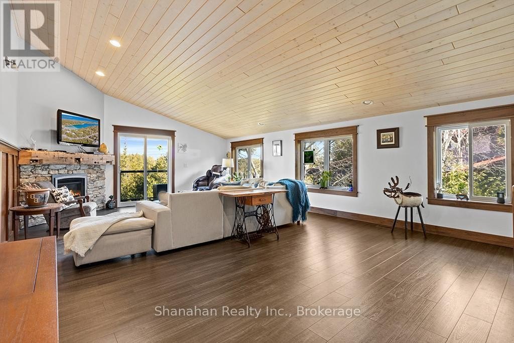 $1.3 Million Lake House With Views of a Shipwreck Offers a Pirate’s Paradise