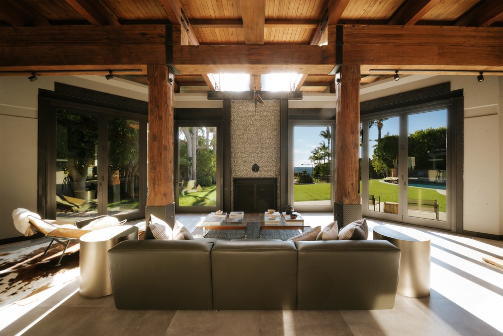 a home in Malibu belonging to Sean William Scott
