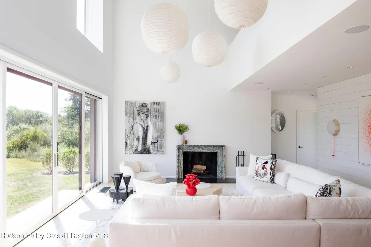 Hudson Valley Black Barndo, Selling for $3.25M