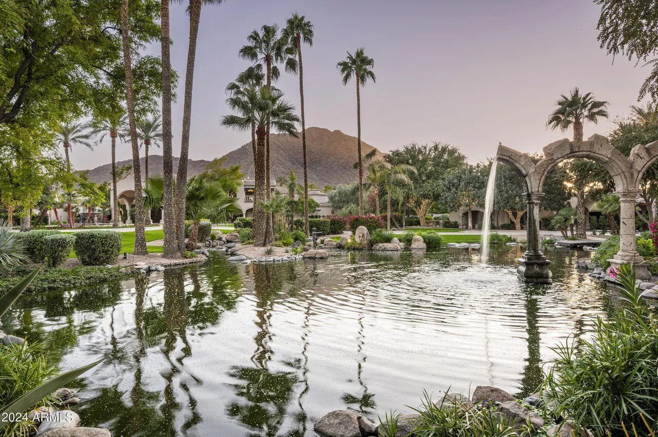 Paradise Valley Estate