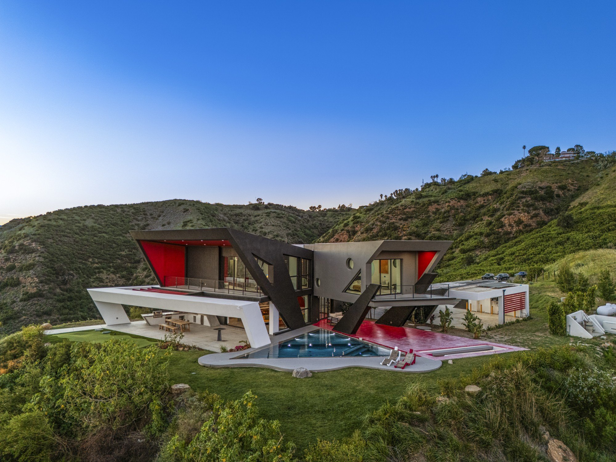 Wilkinson also now holds the listing for the architecturally innovative property known as The Aviator.