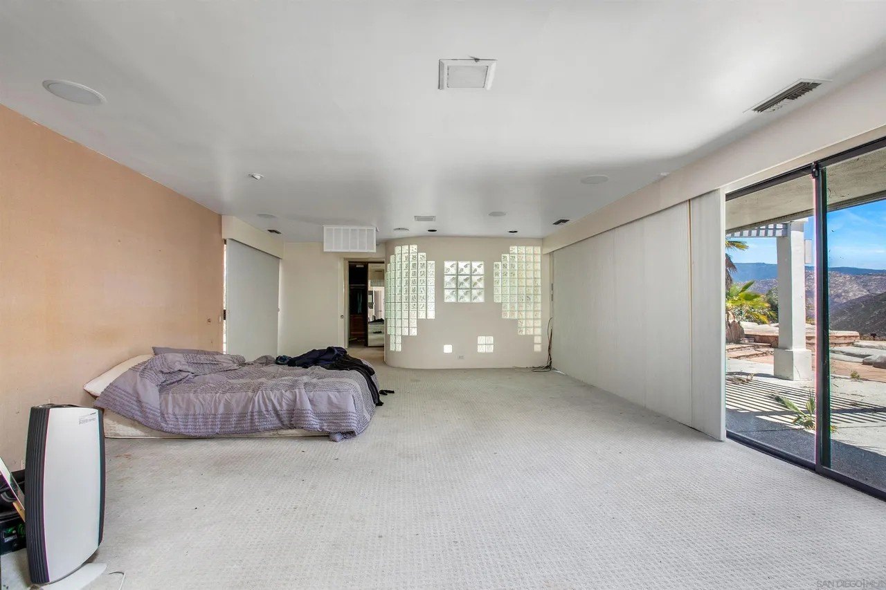 Robert O. Young's 'pH Miracle Ranch'