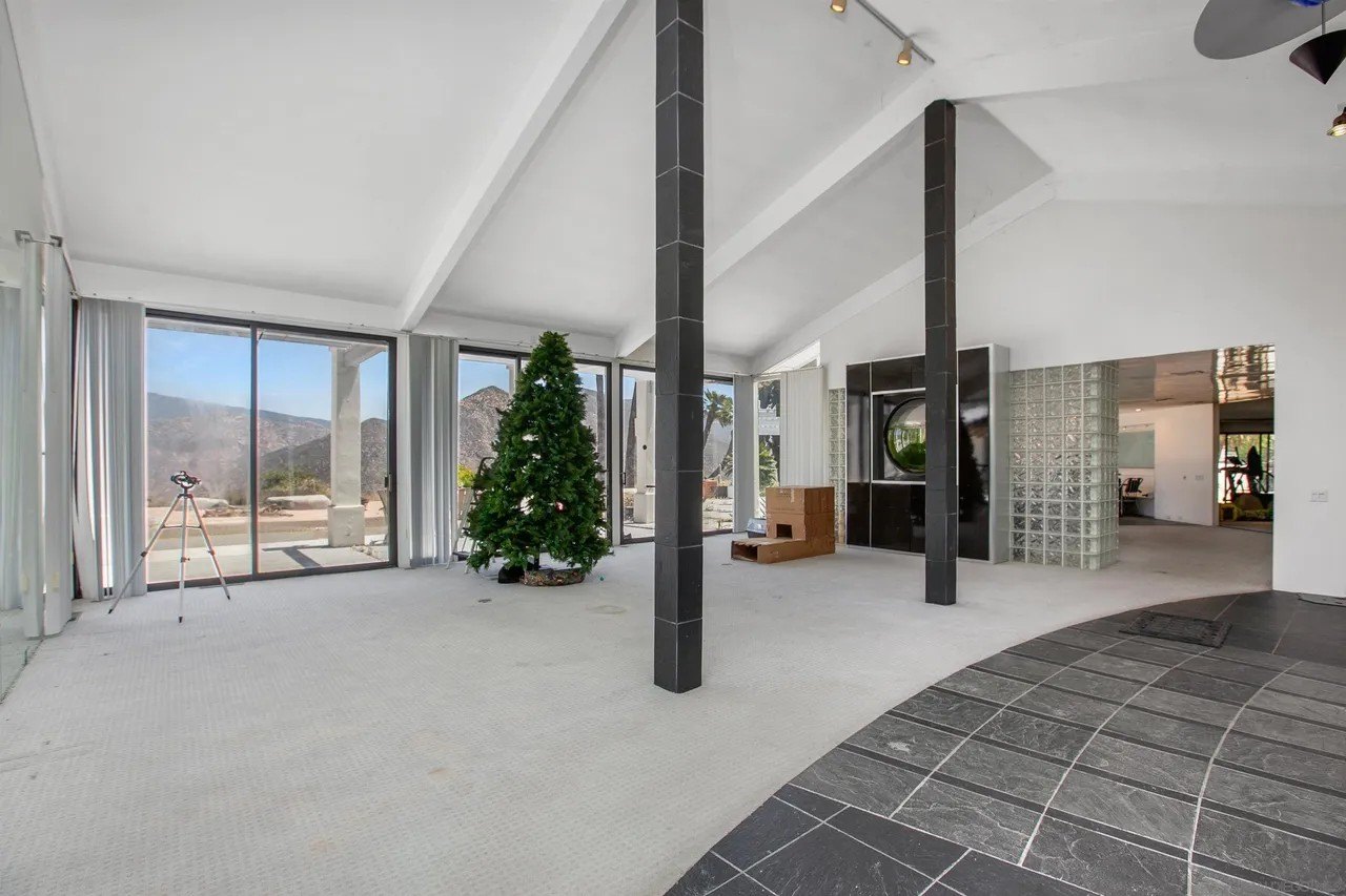 Robert O. Young's 'pH Miracle Ranch'