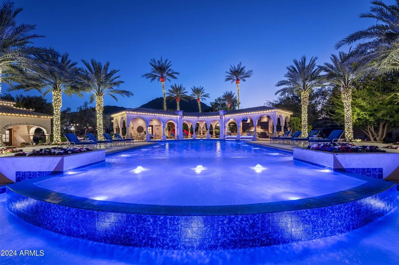 Paradise Valley Estate