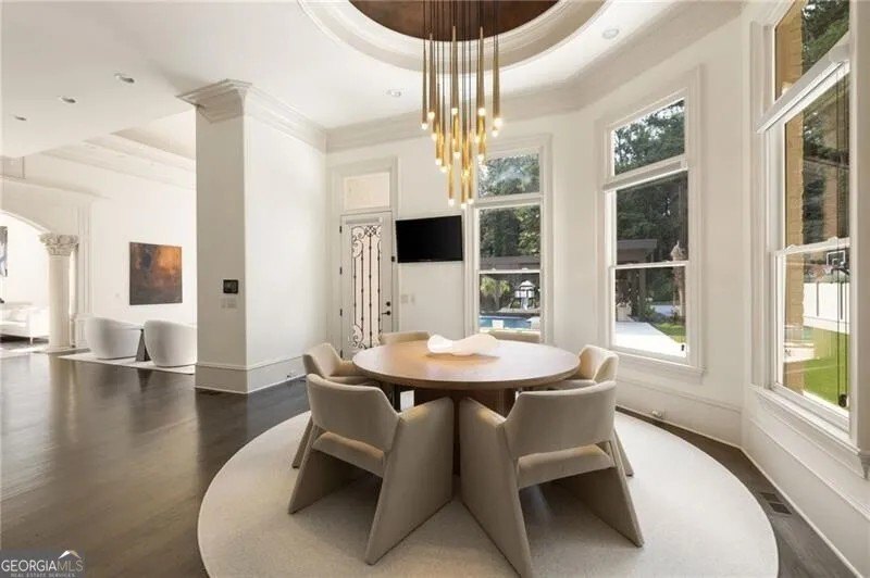Grady Jarrett Georgia Breakfast Nook