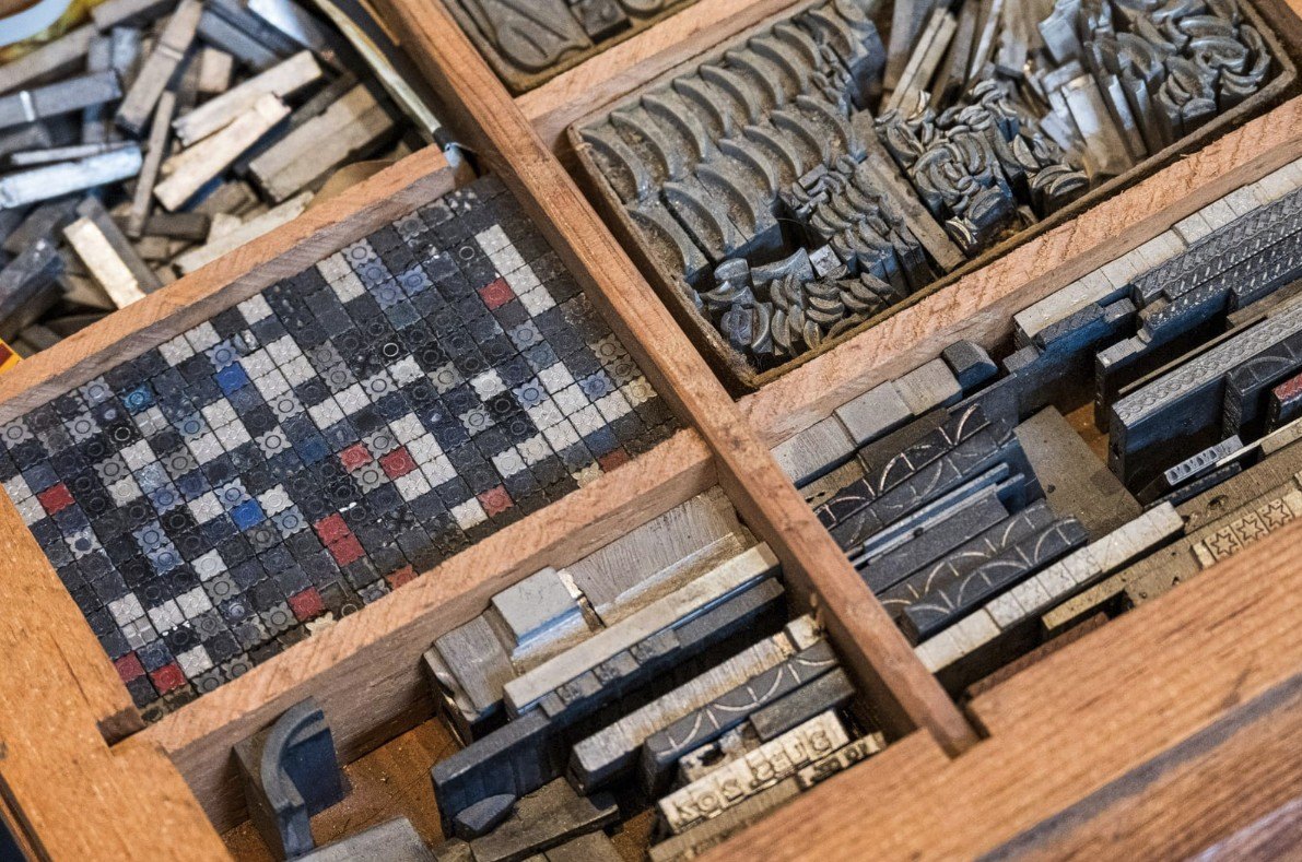 Antique printing paraphernalia 